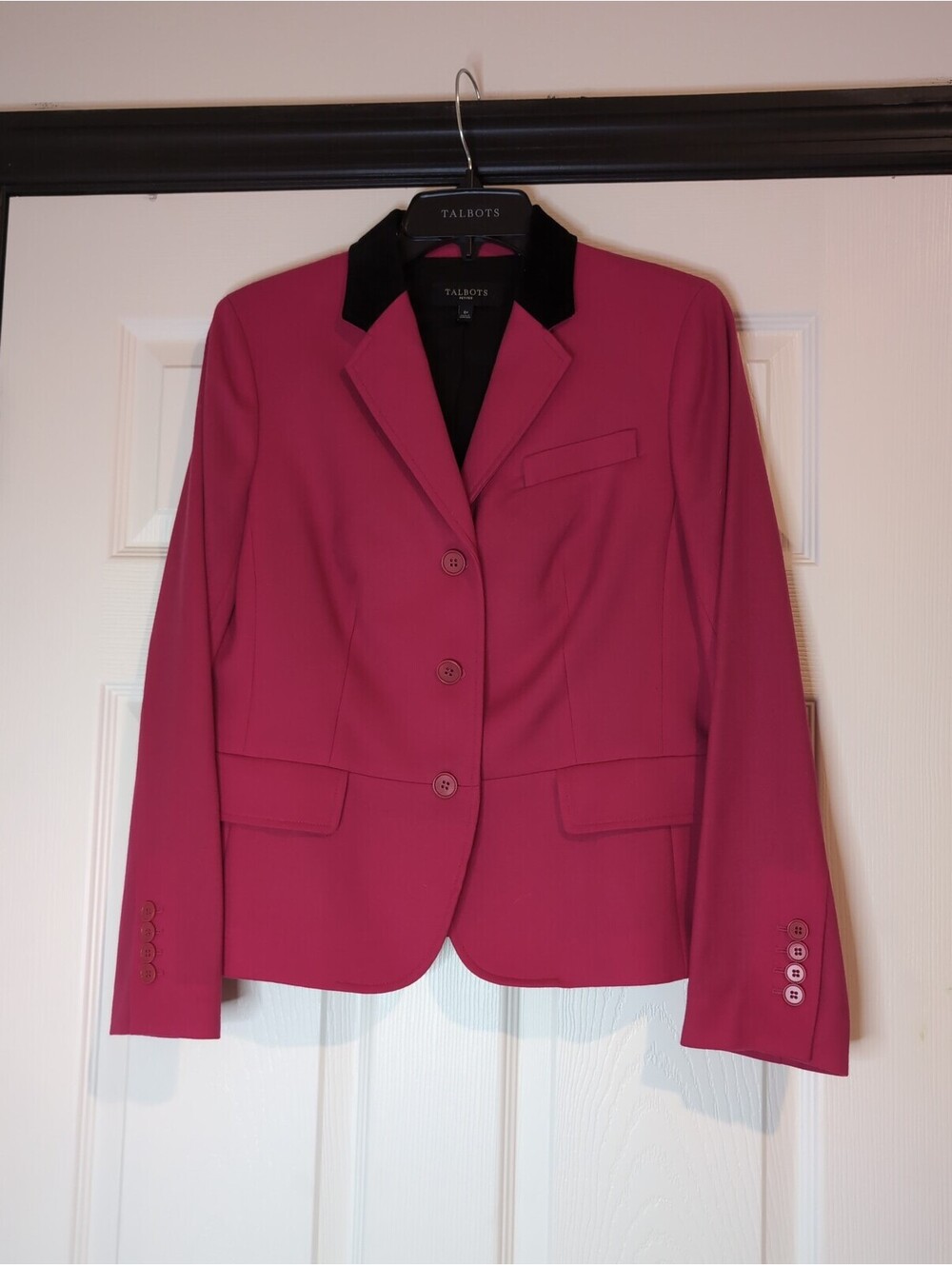 Size 8 P NWOT hot pink/black Talbot's blazer